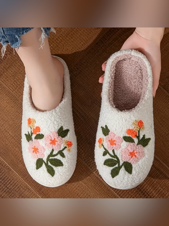 Shoes - Cozy Floral Slippers for Women - Cream with Pink Rose flowers. W size 8.5-9.